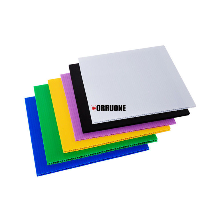 PP 4x8 4mm 5mm Correx Board White Correx Fluted Board ปรับแต่งได้