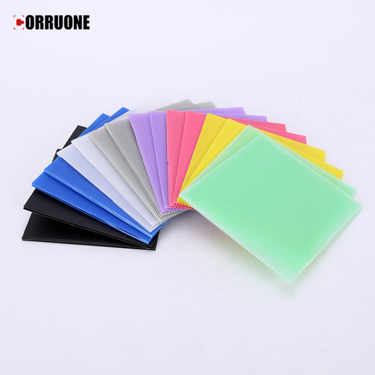 PP 4x8 4mm 5mm Correx Board White Correx Fluted Board ปรับแต่งได้