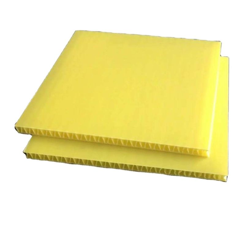 แผ่นลูกฟูก HDPE ทนไฟ Sunproof A4 Coroplast Sheets 4x8