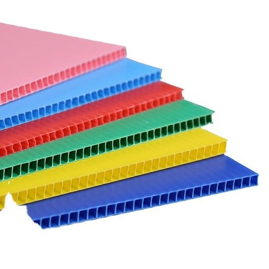 แผ่นคอร์เร็กซ์โพลีโพรพีลีนสี 2400 มม. บอร์ด Correx สีเหลือง